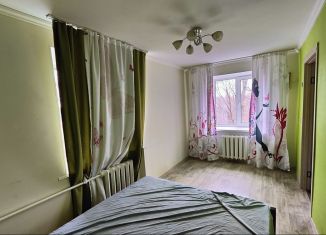 Двухкомнатная квартира в аренду, 42 м2, Комсомольск-на-Амуре, проспект Ленина, 12