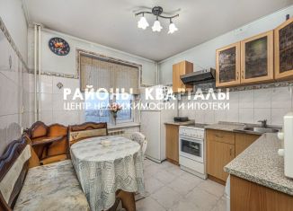 Продам двухкомнатную квартиру, 56 м2, Челябинск, улица Доватора, 22Б