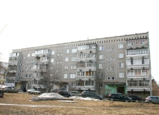 Продается четырехкомнатная квартира, 100 м2, Свердловская область, улица Испытателей, 10А