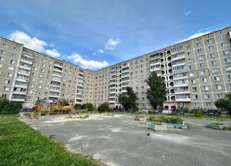 Продается 4-комнатная квартира, 74 м2, Свердловская область, Уральский проспект, 32