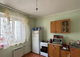 Продается 1-комнатная квартира, 37.5 м2, Курск, проспект Вячеслава Клыкова, 82