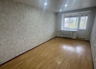 Продам 2-ком. квартиру, 39 м2, посёлок Ува, улица Калинина, 8