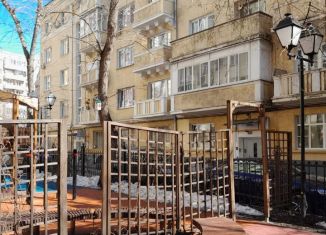 Продается четырехкомнатная квартира, 80.5 м2, Москва, Капельский переулок, 13, ЦАО