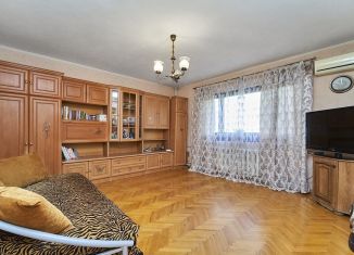 Продается 3-ком. квартира, 63 м2, Краснодар, микрорайон Энка (имени Маршала Жукова), улица имени Дзержинского, 223