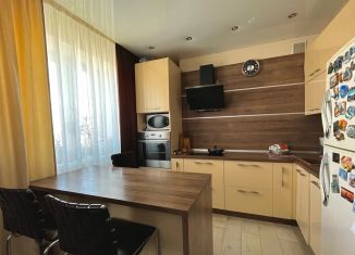 Продается трехкомнатная квартира, 73 м2, Тюменская область, улица Николая Ростовцева, 2