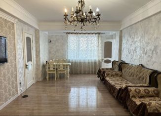 Сдам 3-комнатную квартиру, 80 м2, Дагестан, улица Амет-хан Султана, 25