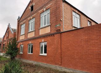 Продам дом, 200 м2, Ардон, улица Тхапсаева, 100