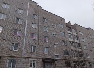 Продаю 1-ком. квартиру, 32.6 м2, Кимры, улица Челюскинцев, 10