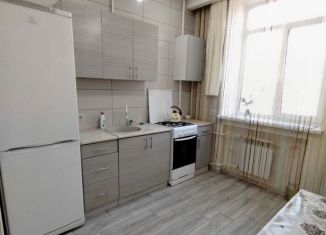 Сдаю в аренду 3-комнатную квартиру, 70 м2, Азов, улица Мира, 26
