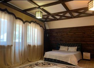 Сдам комнату, 50 м2, курортный поселок Домбай, Тебердинская улица, 7