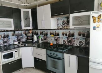 Продам 3-ком. квартиру, 63.5 м2, Грязи, улица Народная Стройка, 12