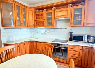 Сдаю в аренду 3-комнатную квартиру, 80 м2, Архангельск, улица Гайдара, 54к1, Октябрьский округ