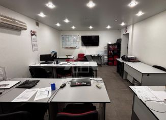 Сдается офис, 20 м2, Челябинск, улица Братьев Кашириных, 101
