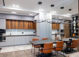 Сдается в аренду 3-ком. квартира, 80 м2, Свердловская область, улица Ткачей, 17