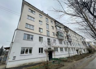 Продам двухкомнатную квартиру, 46 м2, Кстово, площадь Мира, 1