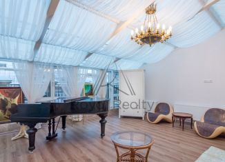 Сдам в аренду 2-ком. квартиру, 90 м2, Санкт-Петербург, Исполкомская улица, 4-6, муниципальный округ Смольнинское
