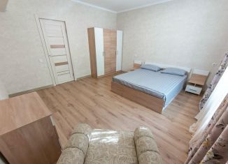 Сдается в аренду 2-комнатная квартира, 82 м2, Москва, Ленинградский проспект, 33к1