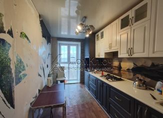 Продаю 4-ком. квартиру, 76.8 м2, Кумертау, улица Машиностроителей, 7