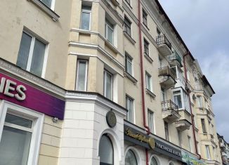 Продам 2-ком. квартиру, 58 м2, Брянск, проспект Ленина, 57