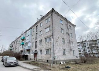 Продается 2-ком. квартира, 43.3 м2, Гатчина, улица Рысева, 57