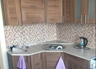 Сдается в аренду двухкомнатная квартира, 52 м2, Тобольск, 9-й микрорайон, 3Б