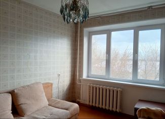 Продаю 2-ком. квартиру, 56 м2, Челябинск, улица Героя России Молодова, 4
