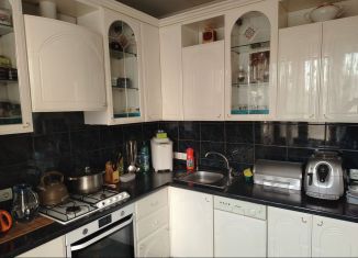 Продается трехкомнатная квартира, 80.3 м2, Новотроицк, улица Родимцева, 2