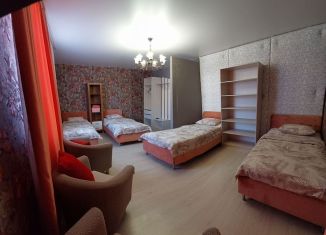 Сдаю в аренду трехкомнатную квартиру, 100 м2, Вологда, улица Солодунова, 20