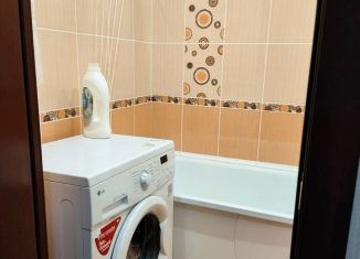 Сдаю в аренду однокомнатную квартиру, 35 м2, Чебоксары, Гражданская улица, 74, Московский район