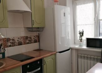 Сдам в аренду 2-ком. квартиру, 44 м2, Усть-Кут, улица Кирова, 44