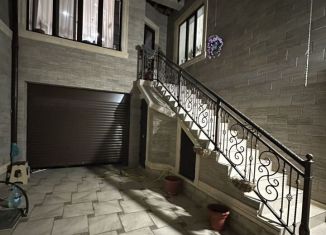 Продаю дом, 170 м2, Буйнакск, улица Закарьева