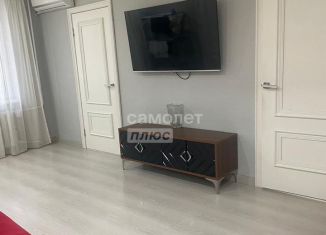 Продажа 3-ком. квартиры, 61 м2, Грозный, улица имени Героя России Адильгерея Магомедовича Магомедтагирова, 21