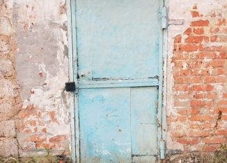 Сдаю гараж, 10 м2, Бугуруслан, 1-й микрорайон, 1