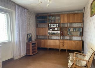 Продаю 2-ком. квартиру, 41 м2, Алексин, улица Вересаева, 8