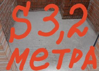 Продаю гараж, 10 м2, Кудрово, Солнечная улица, 10к1