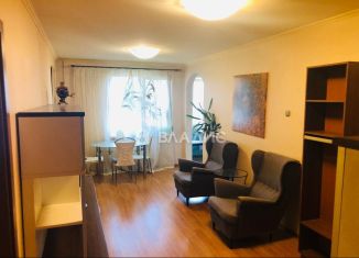 Продам 3-ком. квартиру, 67.6 м2, Сестрорецк, улица Токарева, 4