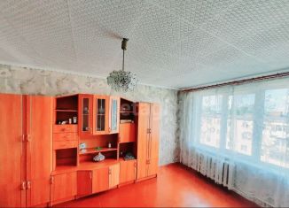 Продам 2-ком. квартиру, 45.5 м2, Березники, улица Свердлова, 146