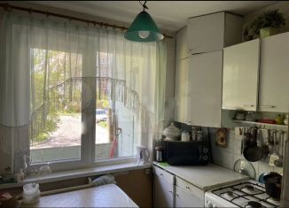 Продаю 3-ком. квартиру, 64 м2, Калининград, Батальная улица, 77, Московский район