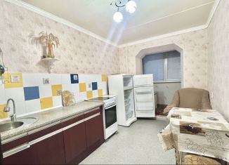 Сдаю однокомнатную квартиру, 40 м2, Чебоксары, улица Энтузиастов, 27, Московский район