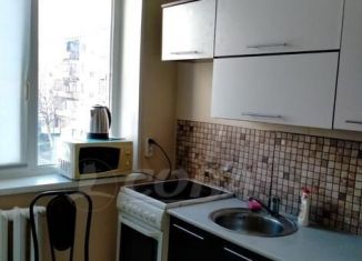 Сдаю в аренду 3-комнатную квартиру, 48 м2, Тобольск, 8-й микрорайон, 23