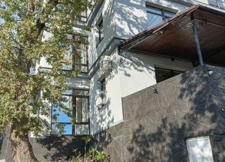 Сдача в аренду дома, 290 м2, посёлок городского типа Кореиз, Алупкинское шоссе, 52Г