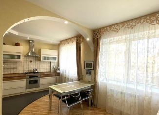 Продам 3-ком. квартиру, 81.6 м2, Нижегородская область, улица Родионова, 199