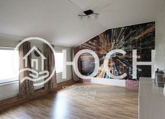 Продаю трехкомнатную квартиру, 110 м2, Гатчина, Рощинская улица, 32