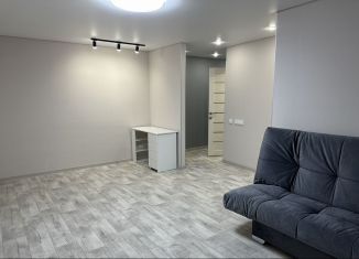 Продам 2-ком. квартиру, 46 м2, Челябинск, улица Калмыкова, 6