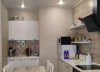 Продаю 1-комнатную квартиру, 42.8 м2, Тюмень, улица Парада Победы, 7, ЖК Зелёный Мыс