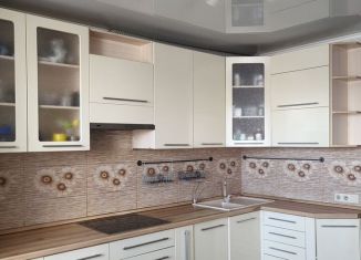 Трехкомнатная квартира на продажу, 81 м2, Барнаул, улица Гущина, ЖК Аврора