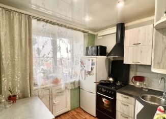 Продаю 2-ком. квартиру, 48 м2, Бор, 2-й микрорайон, 15