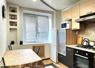 Продам трехкомнатную квартиру, 62.4 м2, Кстово, Парковая улица, 7А