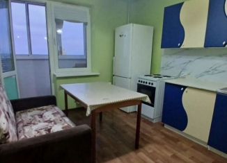 Сдаю однокомнатную квартиру, 35 м2, Крымск, улица Надежды, 2