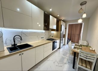 Продажа 1-ком. квартиры, 43 м2, Калининград, улица Старшины Дадаева, 68